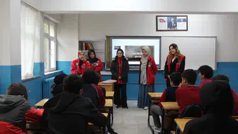 Bayburt'ta Gönüllülerle Gençler Arasında Kültürel Etkinlikler Rüzgarı Esti!