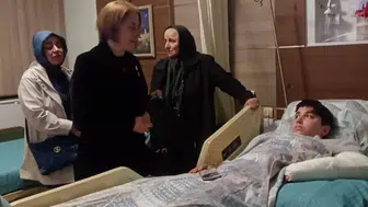 AK Parti Artvin İl Kadın Kolları’ndan Hastalara Ziyaret