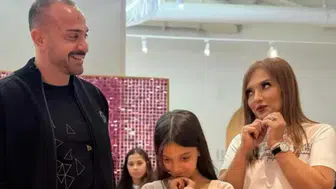 Demet Akalın'ın Doğum Günü Kutlamasındaki Şıklığı Takipçilerinin Dikkatini Çekti!