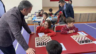 Beşikdüzü’nde 23 Nisan Satranç Turnuvası Tamamlandı