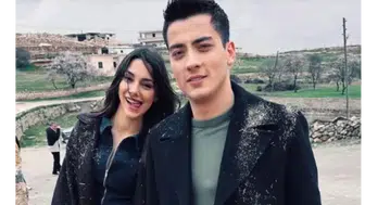 Aşkın Adresi: Dilin Döğer ve Atakan Özkaya'dan Kalp Çalan Romantik Poz!