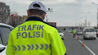 İstanbul'da Sürücülere Hafta Sonu Trafik Uyarısı: Üç İlçede Yollarda Kısıtlama Geliyor!