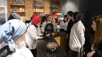 TTSO’dan Gençlere Tatlı Gelecek: Çikolata Üretimi Eğitimi Sürüyor