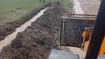 Şenkaya Deliktaş Mahallesi’nde Sulama Kanalına Bent Yapımı Tamamlandı