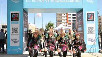 Manisa Kültür Yolu Festivali'nin İlk Günü, Coşkulu Etkinliklerle Şenlendi!