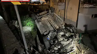 Bursa'da Gece Yarısı Şok Edecek Kaza: Araç İstinat Boşluğuna Düştü!