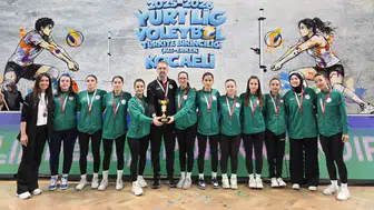 Artvin’den Voleybol da tarihi başarı: Türkiye’nin en iyi 4 takımı arasına girdiler