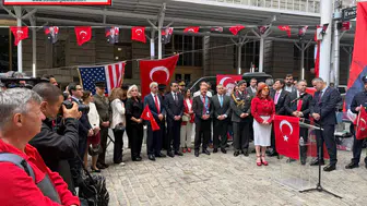 Vakfıkebir Belediye Başkanı Fuat Koçal, New York’taki Bayrak Çekme Törenine Katıldı