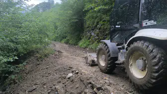 Arsin Belediyesi Fen İşleri Ekipleri İlçe Genelinde Çalışmalarını Sürdürüyor