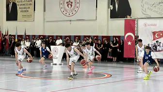 Pazar’da 19 Mayıs Coşkusu: Gençler Hünerlerini Sergiledi