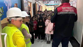 Bayburt'ta Öğrencilere Yangın Güvenliği Eğitimi: Tatbikatla Farkındalık Artırıldı!