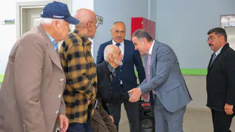 Bayburt Valisi Mustafa Eldivan Huzurevi Sakinleriyle Bayramlaştı