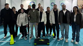 Üniversite öğrencilere engelli bireylerle özel etkinlikler düzenledi, sevgi ve dayanışma vurgusu yapıldı.