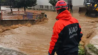 Fırtına ve Sağanak Yağışlar Nedeniyla Can Kaybı: 2 Kişi Hayatını Kaybetti, 33 Kişi Yaralandı