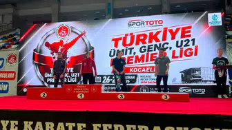 Artvinli Karateci Eslem Asya Çamur Türkiye Şampiyonu Oldu