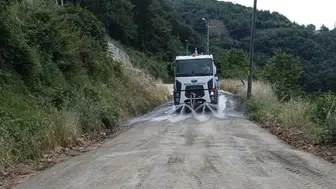 Maçka Belediyesi'nden Gayretli Mahallesi'ne Kuru Beton Yol Çalışması