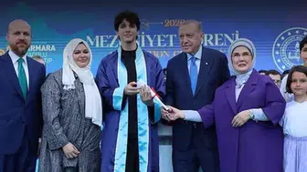 Cumhurbaşkanı Erdoğan, Torunu Ömer Tayyip’in Mezuniyet Sevincine Ortak Oldu