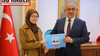 Bayburt’ta Umre Ödüllü Bilgi Yarışmasında Dereceye Giren Öğrencilere Ödülleri Verildi