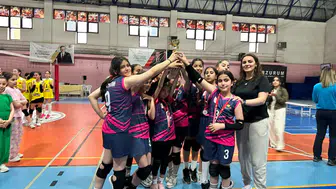 Erzurum'da Minik Sultanların Zirvesinde Saltuklu Spor A Takımı Yer Aldı
