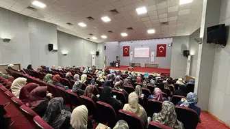 Ortahisar’da Yaz Kur’an Kursları Öncesi Öğreticilere Seminer