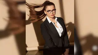 Esra Ezmeci Kimdir? Esra Ezmeci Kaç Yaşında, Nereli?