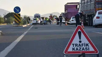 Manisa'da Trajik Kaza! Kamyonet Halk Otobüsüne Çarptı: Can Kaybı ve Yaralılar Meydana Geldi
