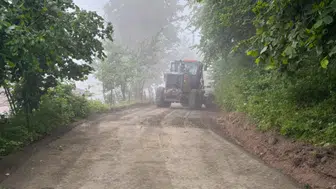 Maçka Belediyesi'nden Arkaya Mahallesi'nde Kuru Beton Yol Çalışması