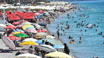 Antalya kavruluyor: Hava 40, deniz 30 derece