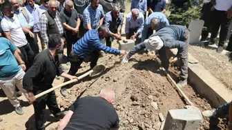 Kürt sinemacı Murat Çiçek Hakkari'de toprağa verildi