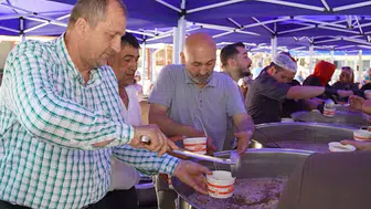İznik’te 5 bin kişiye aşure ikram edildi