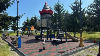 Ortak Çalışmayla Daha Güvenli Park: Beşikdüzü'nde Çocuk Oyun Alanına Korkuluk Bakımı