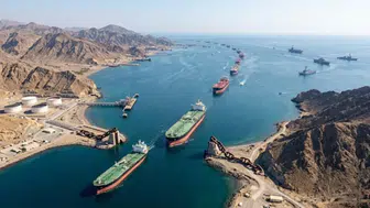 İran'da Hürmüz Boğazı'nda İki Petrol Tankerinde Patlama Meydana Geldi