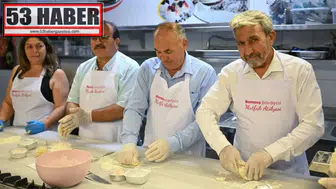 Bornovalı muhtarlardan yoğun mesaiye ‘Makarna’ molası