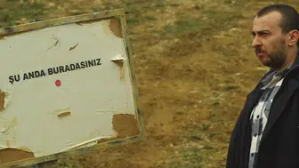 Hepsi Leyla ile Mecnun tadında: Absürt komedi sevenlerin mutlaka izlemesi gereken 5 dizi!
