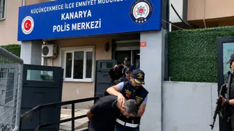 İstanbul'da düzenlenen büyük suç örgütü baskınında 6 şüpheli gözaltına alındı ve tutuklandı.