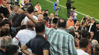 Stadyumdaki çirkin olaya jet soruşturma: Küçük çocuğa tepki gösteren taraftar adliyeye sevk edildi