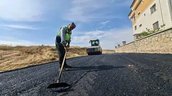 Bayburt’ta Mahallelerde Asfalt ve Çevre Düzenleme Çalışmaları Sürüyor