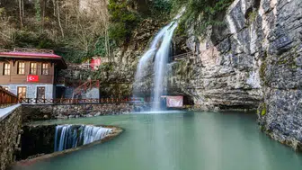 Trabzon’un Turizm Merkezleri Ziyaretçi Akınına Uğruyor