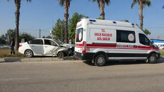 Adana’da Otomobil Minibüse Çarptı: Kazada Yaralılar ve Can Kaybı Yaşandı
