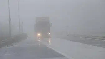 Bolu Dağı Geçişinde Yoğun Sis Görüş Mesafesini Düşürdü