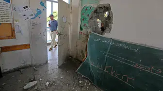 Okullar Açıldı, İsrail Askerleri Sınıfları İşgal Etti!
