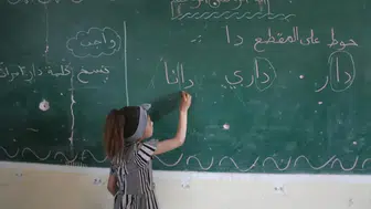 Gazze'de çocuklar savaşın ağır izleriyle ders başında