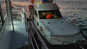 Karaköy'de Tehlikeli Anlar: Sürüklenen Tekne Başarıyla Kurtarıldı