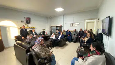 AK Parti Kadın Kolları, Huzurevi'nde Yaşlılarla Samimi Buluşma Gerçekleştirdi