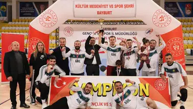 Bayburt’ta Kurumlar Arası Voleybol Turnuvası: MEB Takımı Şampiyon