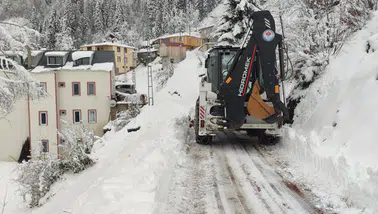 Şalpazarı’nda Yılın İlk Karına Karşı Ekipler Sahada