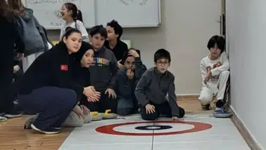 Arhavi’de Floor Curling Kursu ile Öğrenciler Sporla Buluştu
