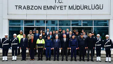 Trabzon Valisi Aziz Yıldırım’dan İl Emniyet Müdürlüğüne Veda Ziyareti