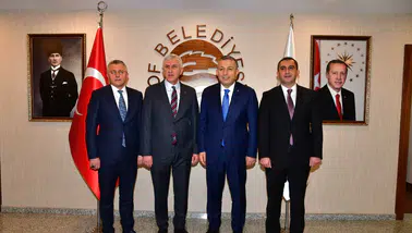 Trabzon'da Vali ve Başdanışman'dan Belediyeye Ziyaret, Hizmetler Gözden Geçirildi