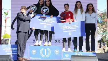 Trabzon Yarı Maratonu'nda Coşkulu Final, Dereceye Giren Sporcular Ödüllerini Aldı